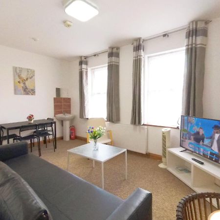 Apartmán Carnation Flat A In Wembley Londýn Exteriér fotografie