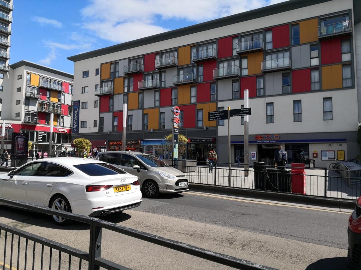 Apartmán Carnation Flat A In Wembley Londýn Exteriér fotografie